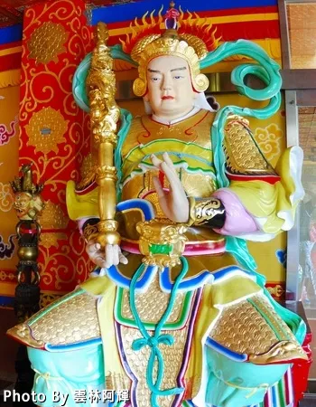 travel-pic-02_s2 全國最大的藏傳佛教寺院-白馬山菩提講堂相關圖片